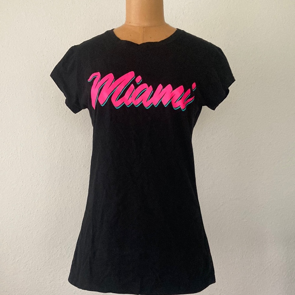 Surf Style 80s 90s style Miami T shirt